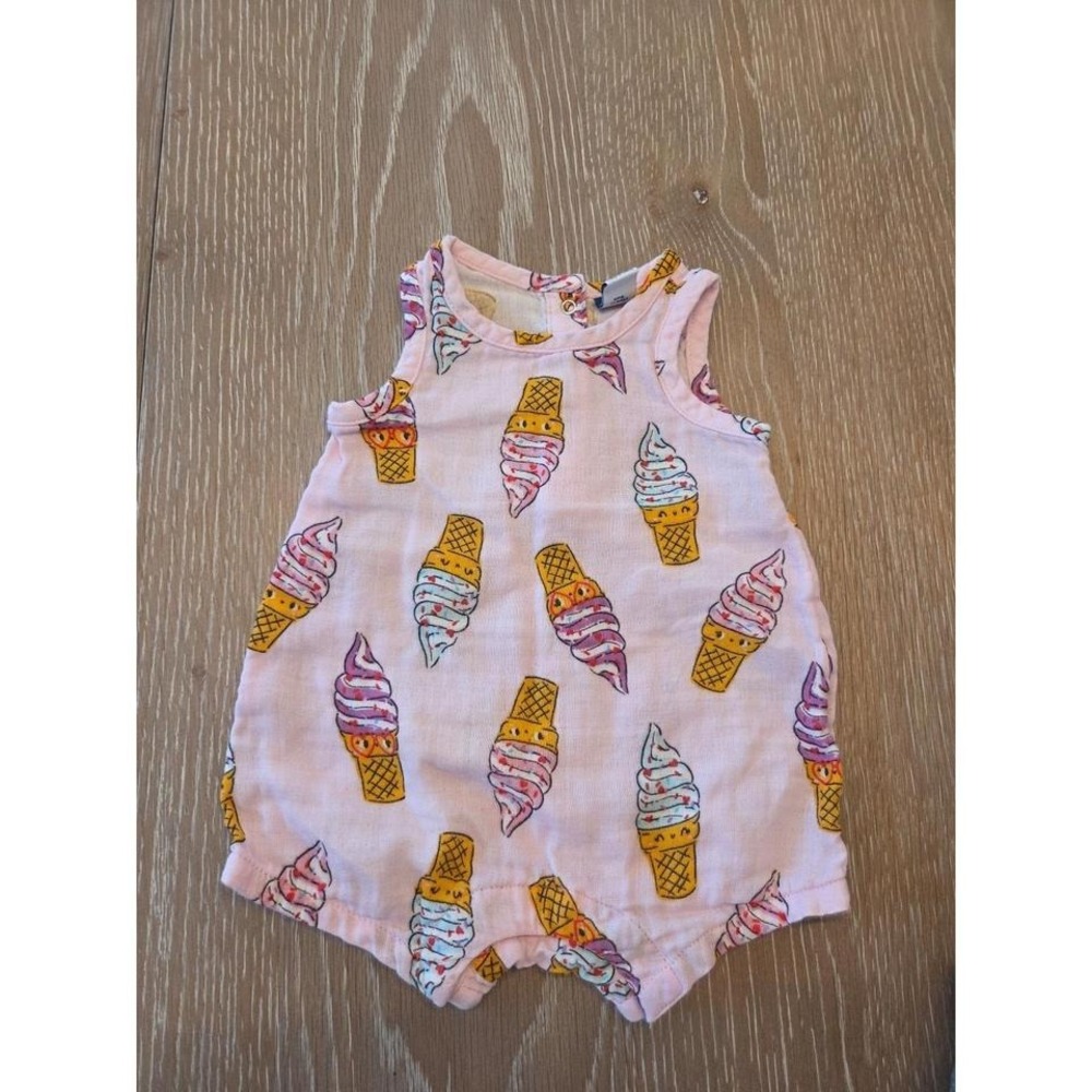 Old navy baby girl romper 0-3 mos